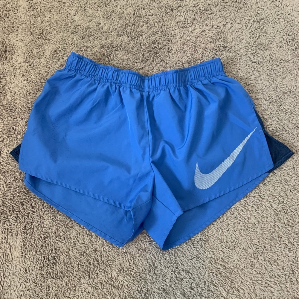 Nike athletic shorts size M